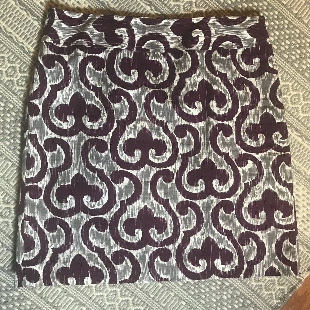 Ann Taylor purple and gray pattern skirt